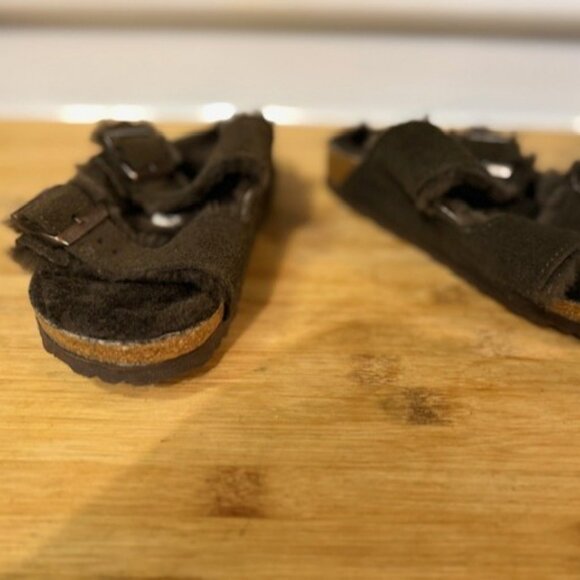 NWOT - Birkenstock Arizona Chocolate Suede Shearling Slide Sandal - Picture 5 of 16